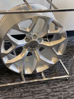 24s 24 Inch Gmc Brushed silver Snowflakes Wheels Fits Chevy, Cadillac, Nissan And More