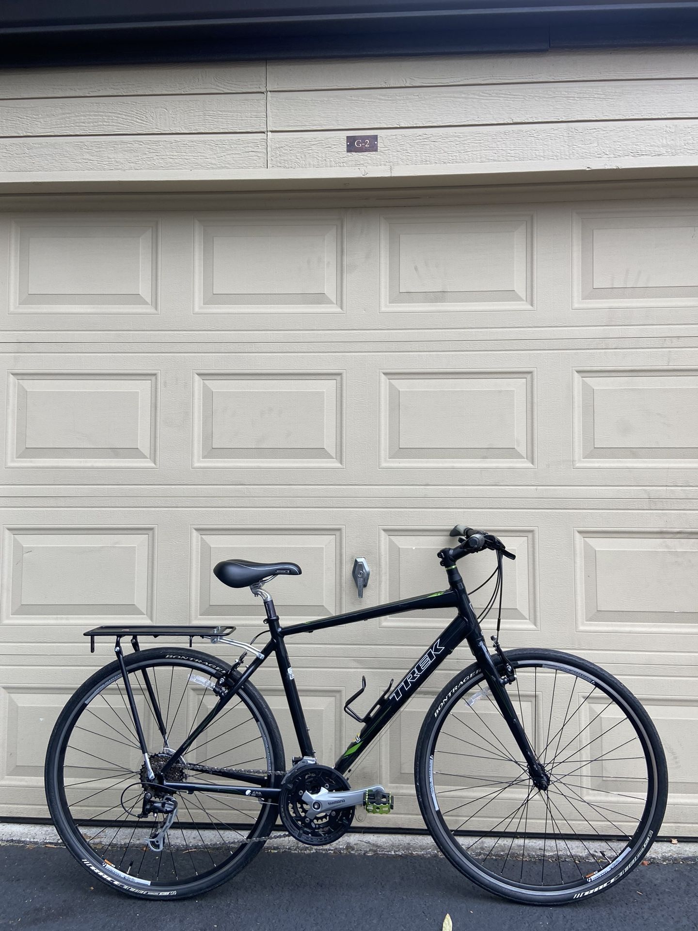 Trek FX 7.3 – 27-Speed Utility Hybrid Bike – 20” Frame - Bicycle Aluminium