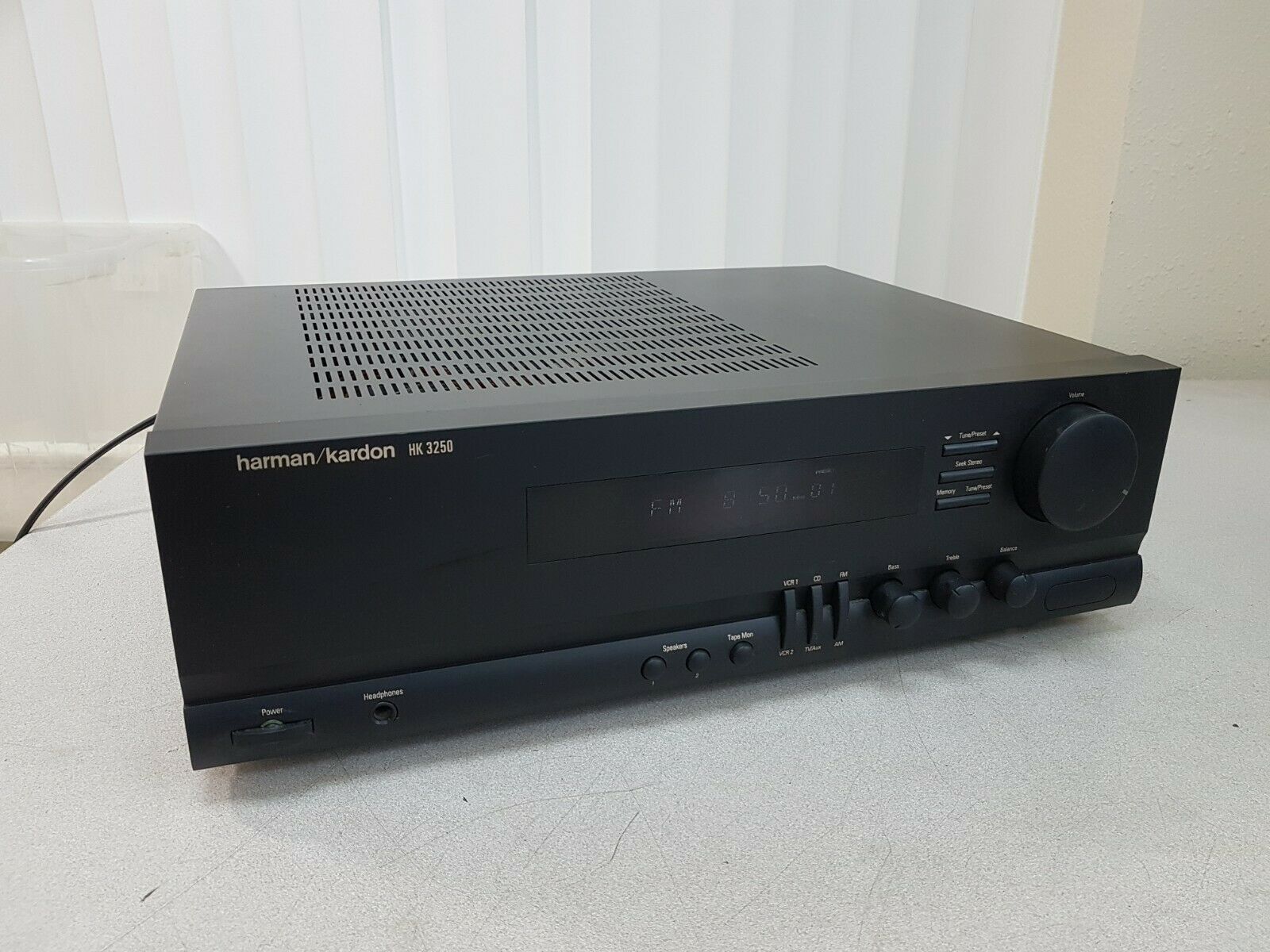 Harmon Kardon HK-3250 AM/FM Stereo Receiver