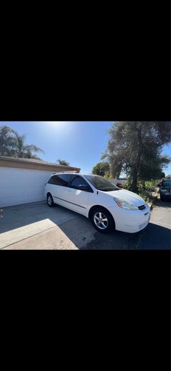 2004 Toyota Sienna ce