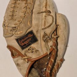 Louisville Slugger Baseball Glove HBG23 Fred Lynn Signature Model 12"