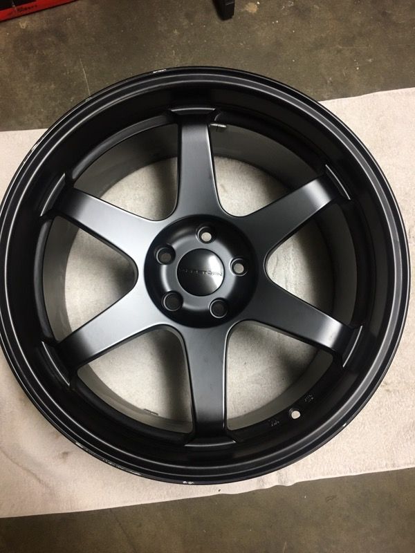 Varrstoen ES2 19x9.5 et22 (1 wheel only)