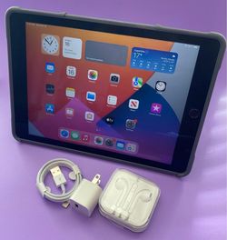 Apple IPad Air 2 (9.7” Retina / Touch ID) 32 GB with case,& Accessories (Youtube / zoom / Roblox etc supported)