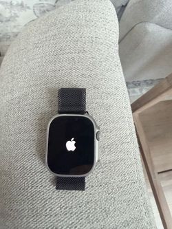 Apple Watch Ultra 2 Titanium Grey