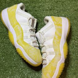 Jordan 11 Low Snakeskin Yellow Size 7.5m (9W)