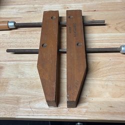 Craftsman wood clamp.
