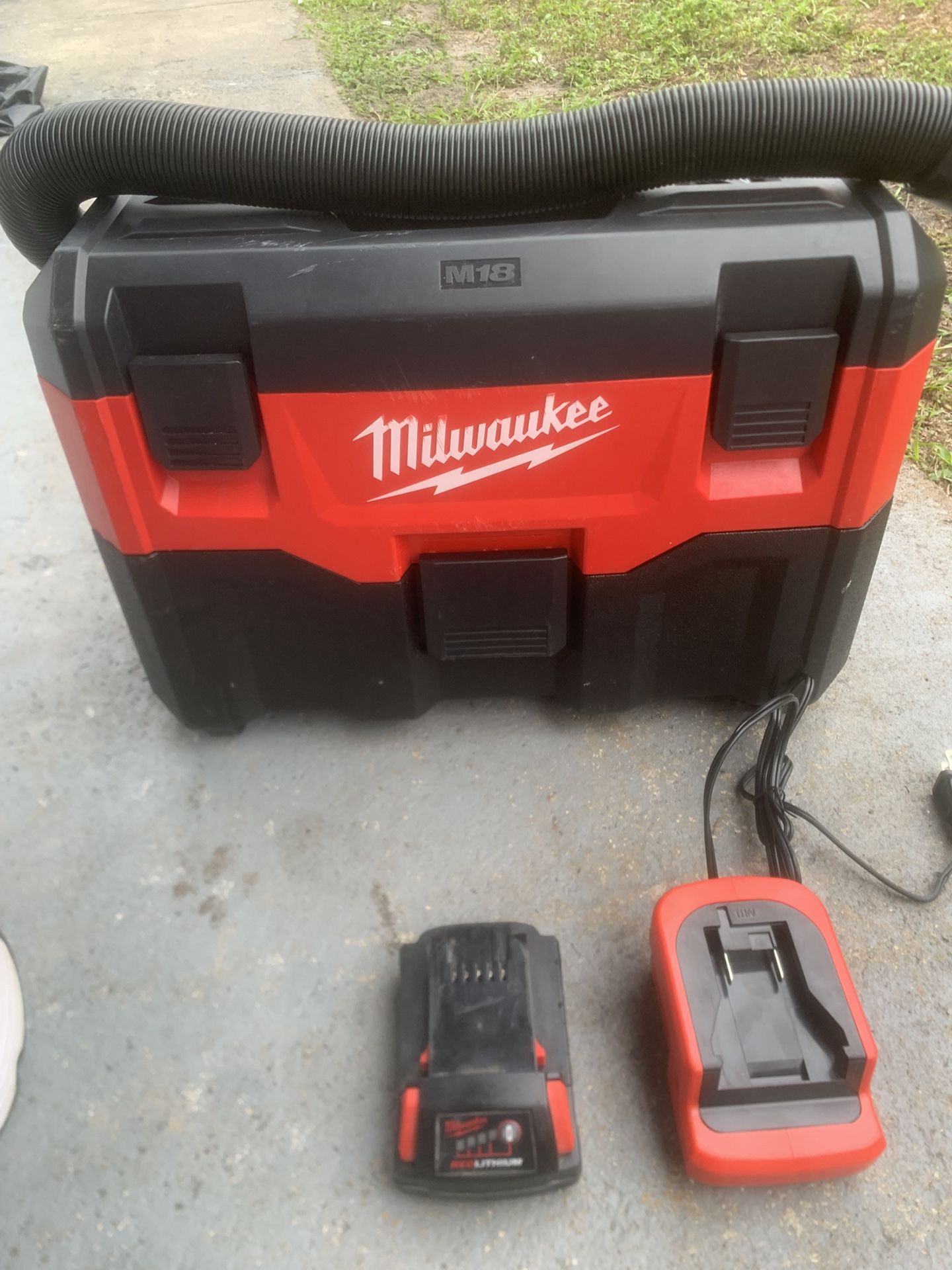 milwaukee m18 portable vacuum wet or dry