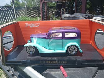 1931 Ford Model A Sedan Diecast Model Car