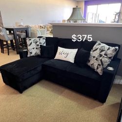 Black 2-pc Sectional Sofa With Pull-out Bed & Storage New