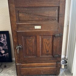 Early 1900’s Antique Ice Box