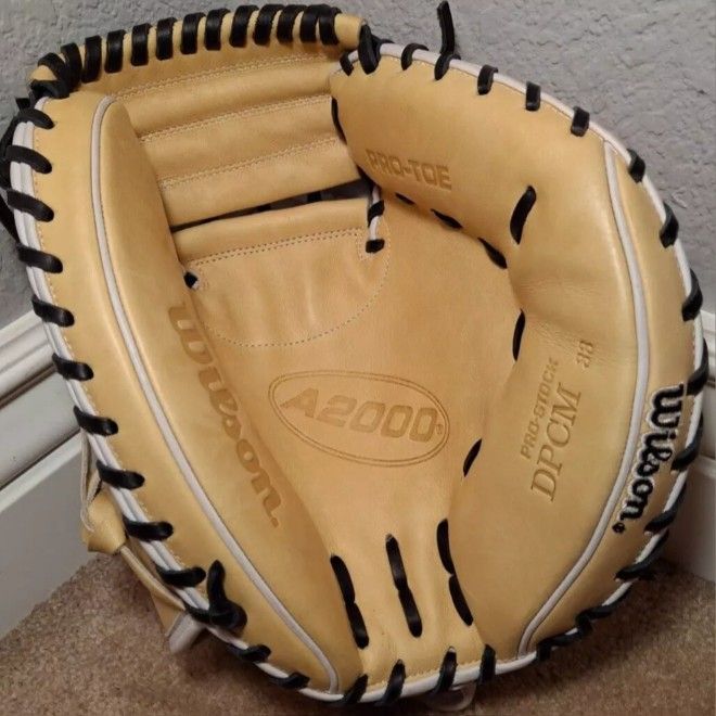 Brand New Wilson A2000 DPCM 33" Blonde Baseball Catchers Glove Mitt Glove Size 33"