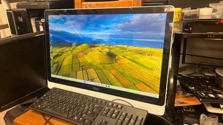 23” dell Inspiron  AMD A8-7410 APU 8gb ran 256gb ssd win 11