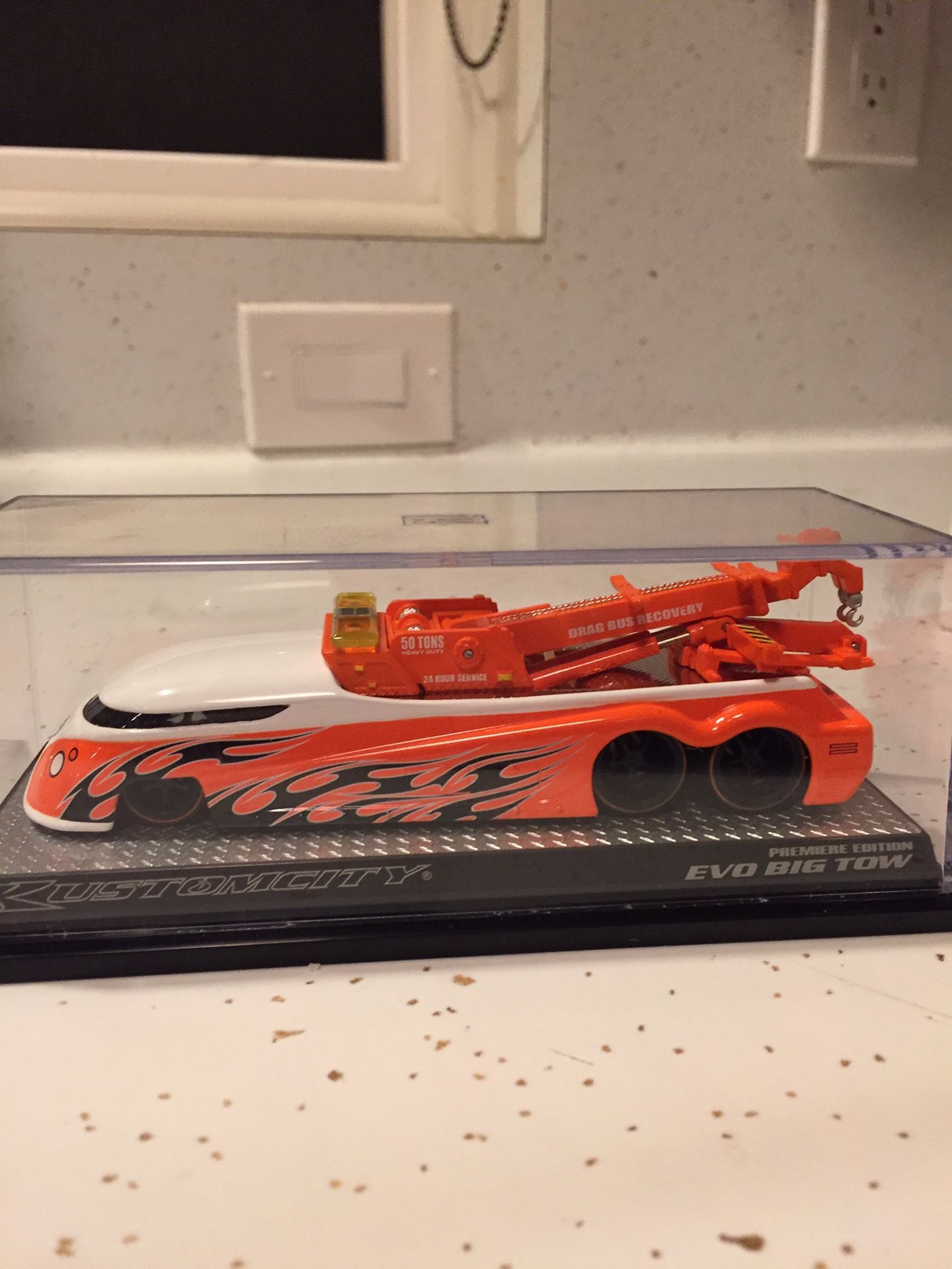 ミニカー KUSTOMCITY DRAG BUS EVO BIG TOW ミニカー KUSTOMCITY DRAG BUS EVO BIG TOW THE OFFICIAL