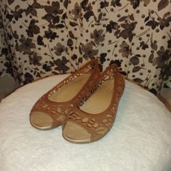 New No Box Or Tags $30 OBO Sold Out...Crocs Isabella Jelly II Flat Flip Flops Size  Size 7  