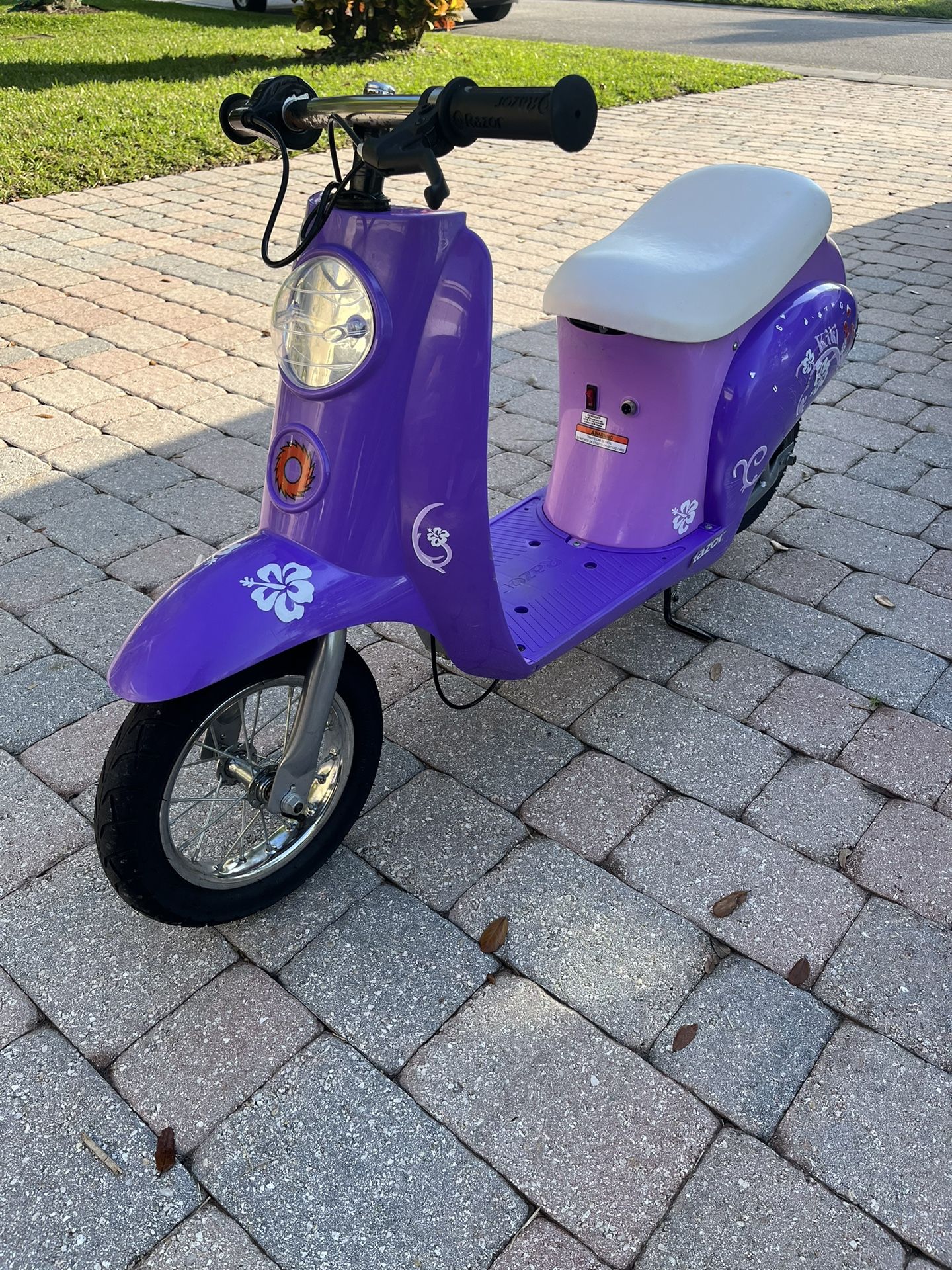 24 Volt Razor Vespa Scooter for Sale in Stuart, FL OfferUp