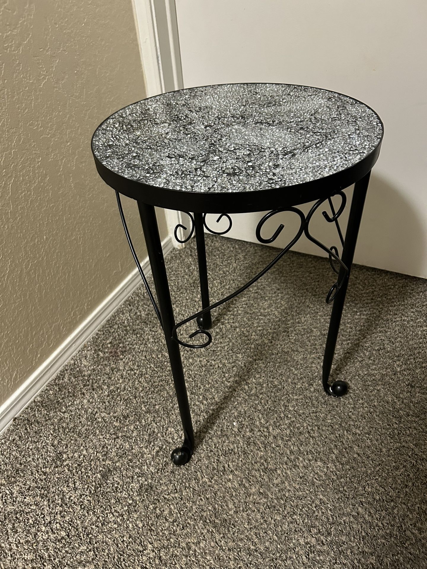 Table / Nightstand