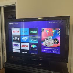 TV WITH ROKU INCLUDED 