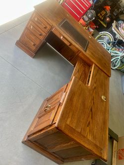 Large Oak Executive Desk with Drawers