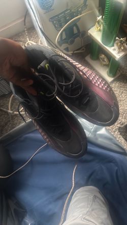 Basketball shoes