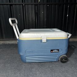 Igloo Maxcold Cooler with Wheels