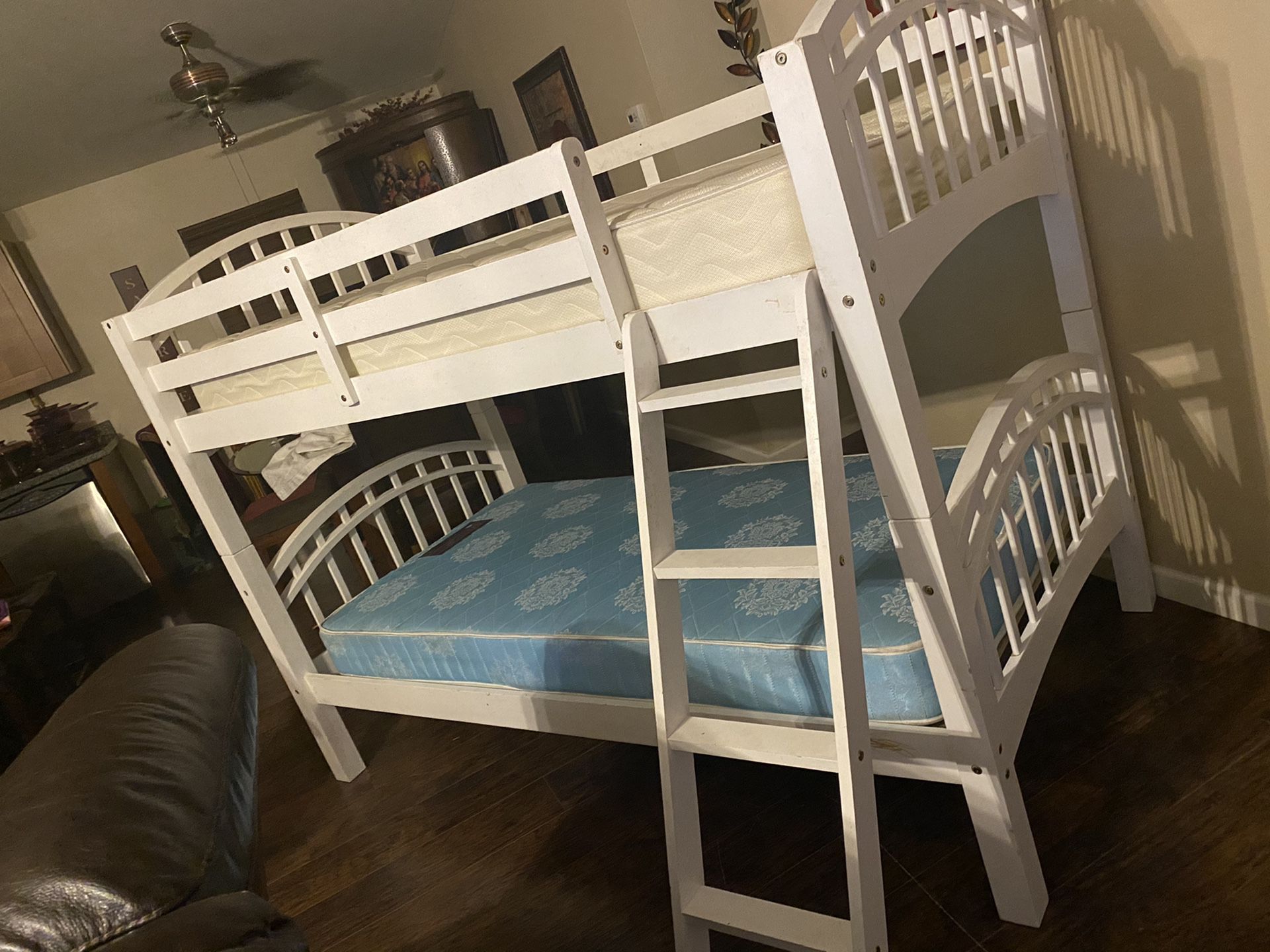 TWIN BUNK BEDS PENDING SALE! Thanks