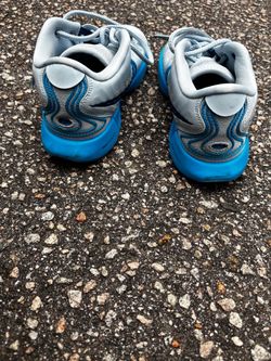 Kids sneakers