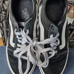 Gently Use Vans Black And White Size 6 Skateboard Tennis Shoes