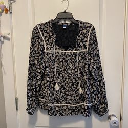 Women’s Black Top LARGE Long Sleeve Peasant Boho Hippie Dark Floral Cottagecore size large Must pick up
