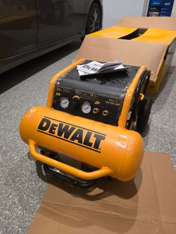 DeWalt 4.5 Gallon Portable Air Compressor