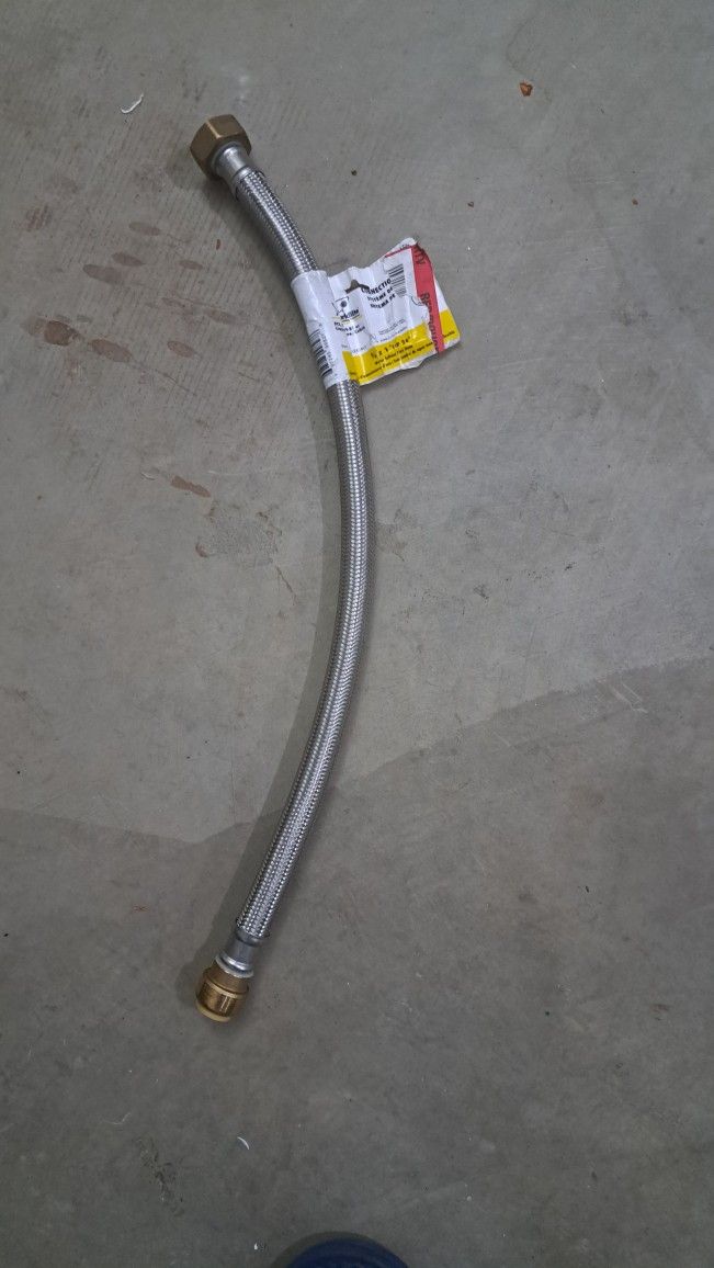 Sharkbite 1in FIP x 3/4in Push To Connect Stainless Steel Braided 24in Line