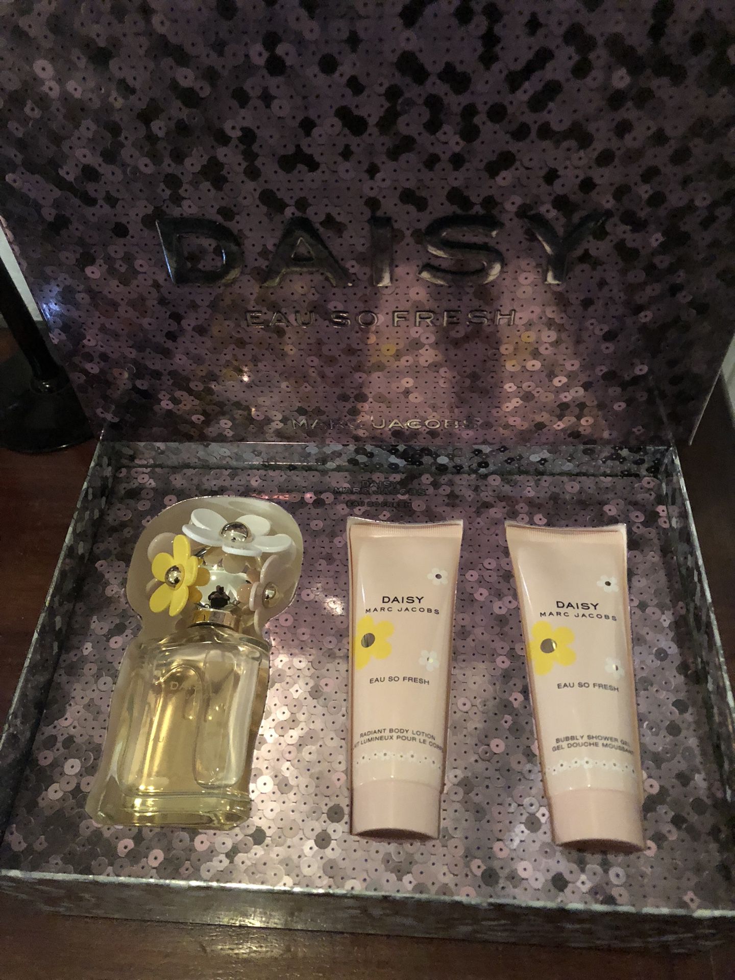 Daisy Eau So Fresh By Marc Jacobs Perfume Giftset 
