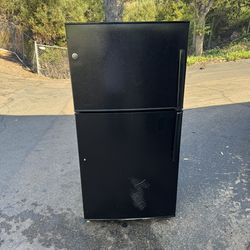 GE Refrigerator Fridge Freezer 21 Cubic Free Local Delivery