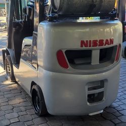 Forklift Nissan 
