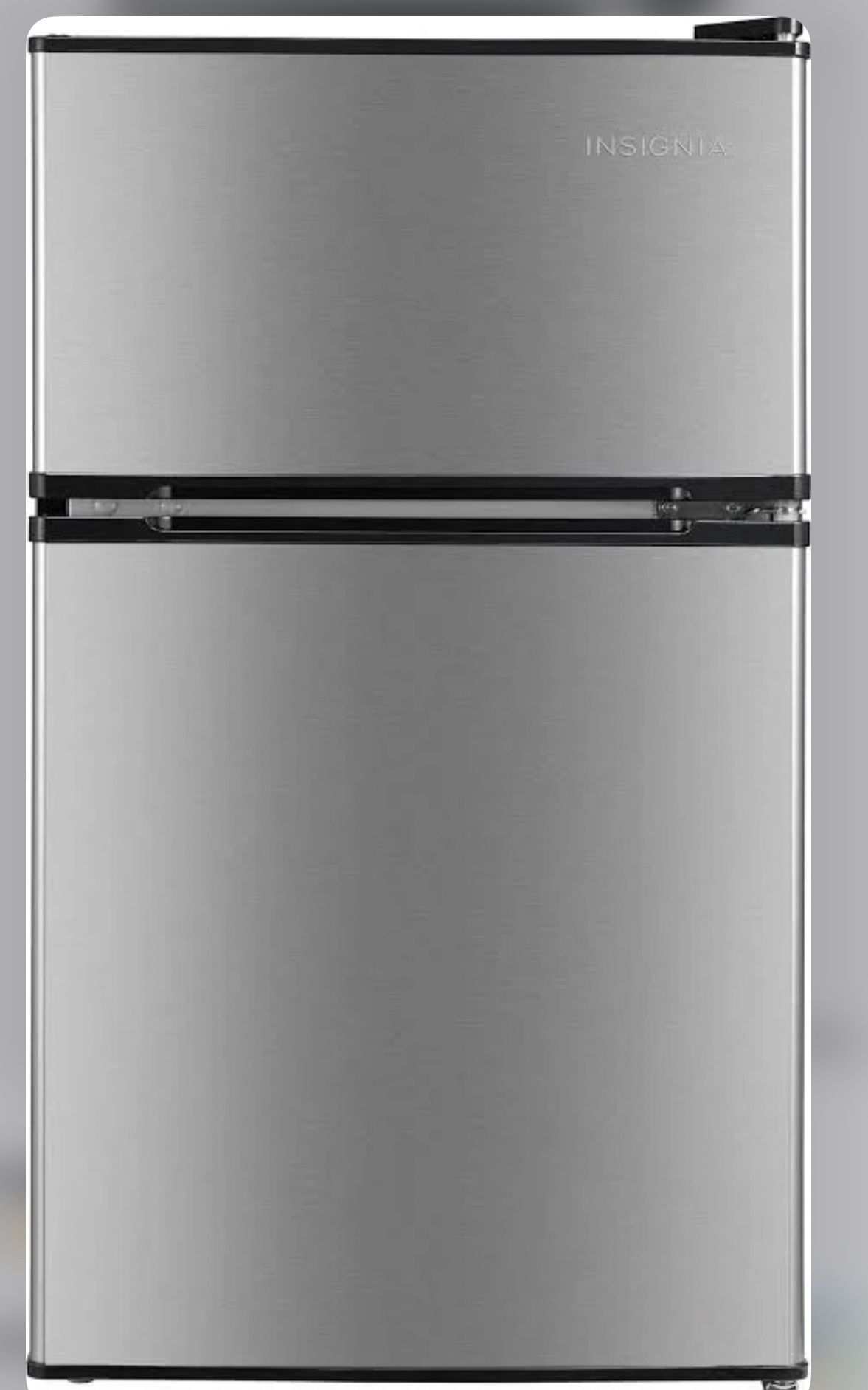 Insignia Mini Fridge With Top Freezer