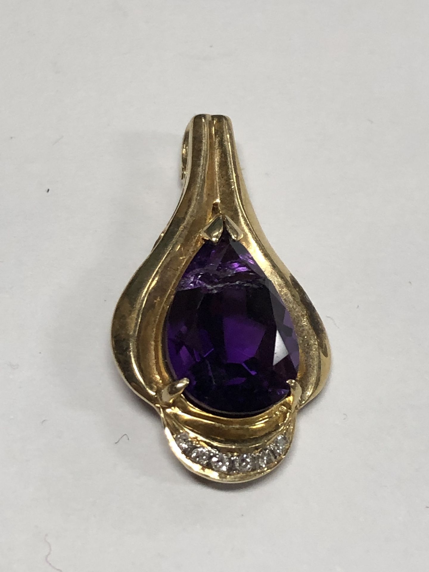 14k Gold Charm Pendant Purple Stone 3.9 Grams