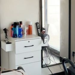 Salon Mirror And Station 