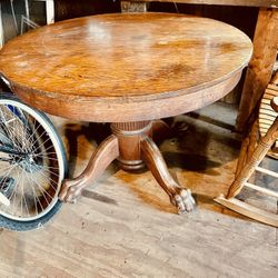 Antique Table Victorian Style With Chairs 