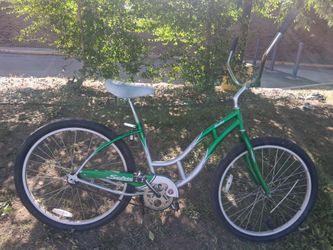 Circa 1980's Schwinn Panther w Schwinn Typhoon Cord 26' tires. A Smooth Ride in Excellent Condition