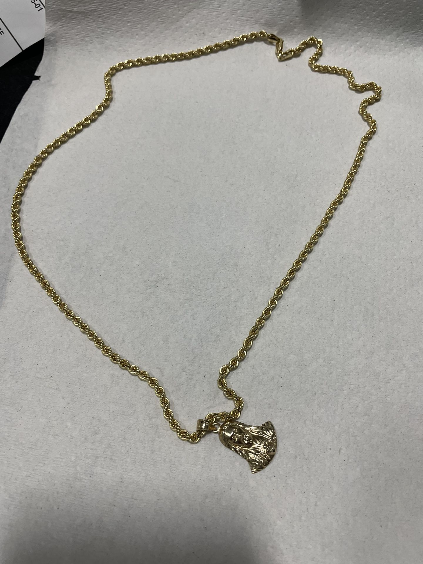 10 K Gold Chain With 10k Gold Pendant 