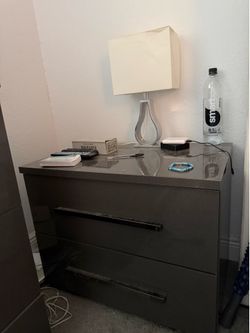 Set of night stands