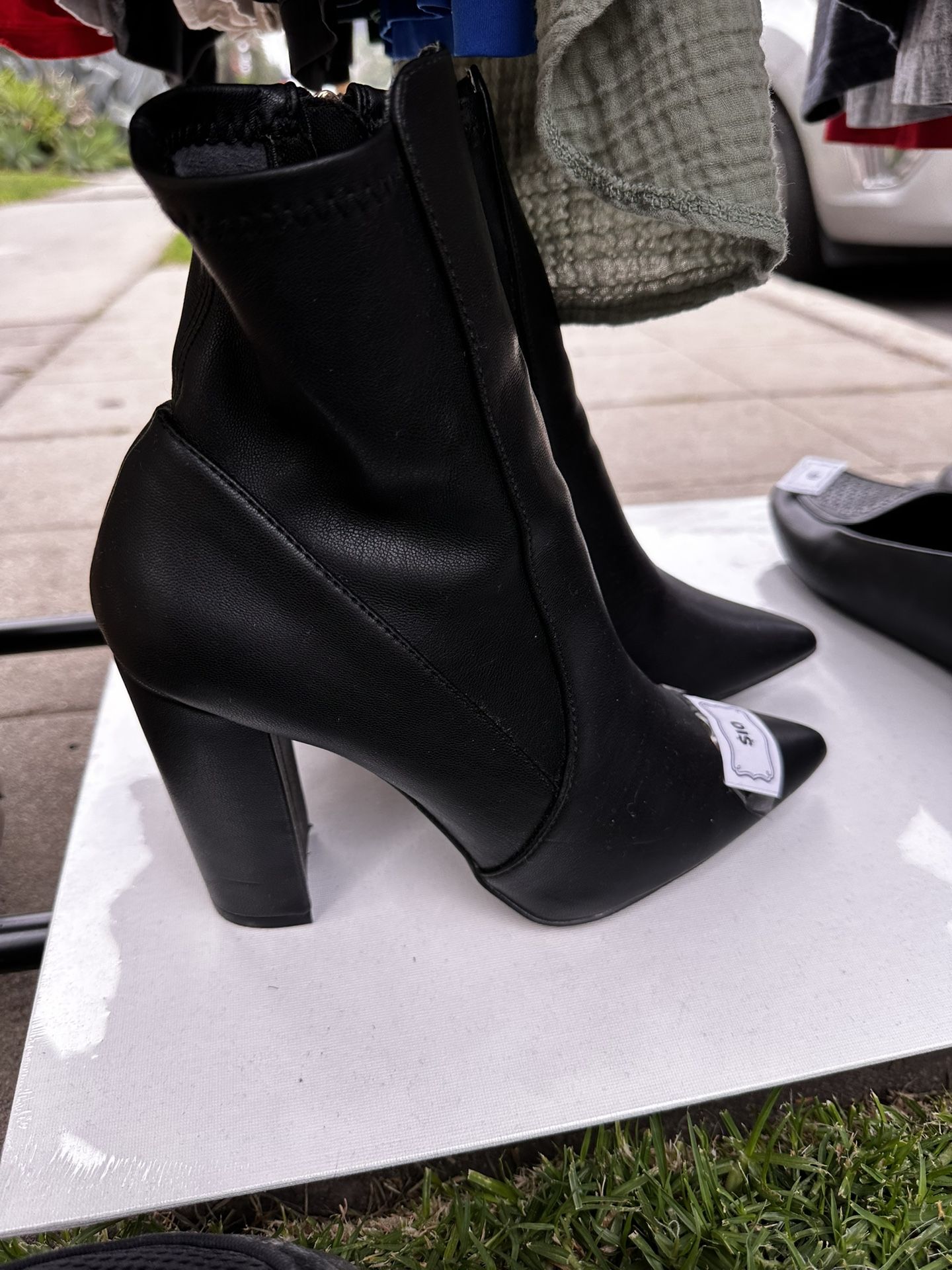 Black Pointed Toe Booties Women’s 8