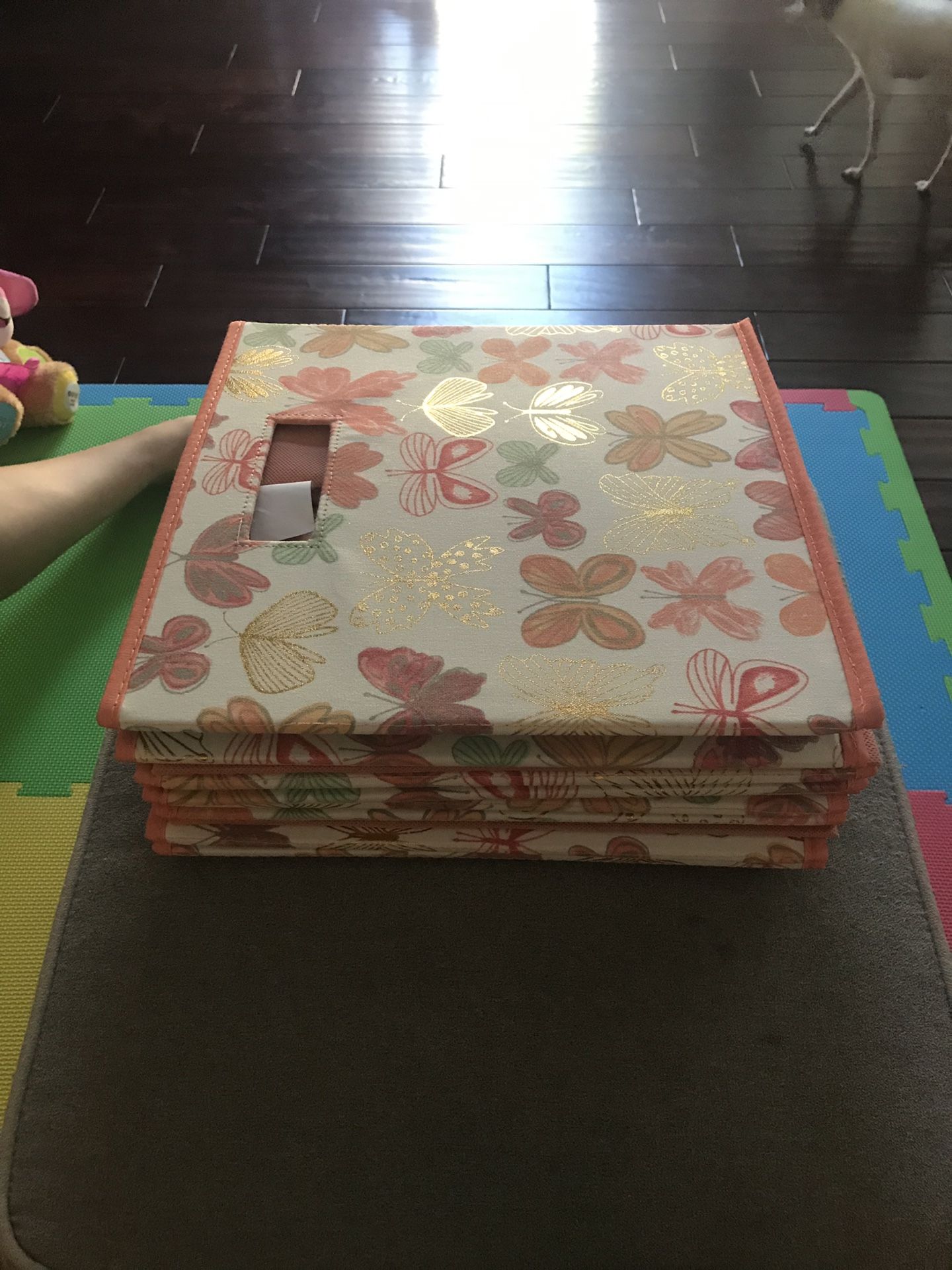 Folding storage boxes