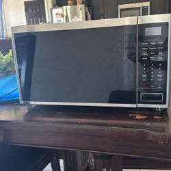 Samsung 1.4 Cu Ft Microwave 