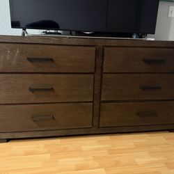 Modern Dark Wood 6-Drawer Dresser – Sturdy & Spacious