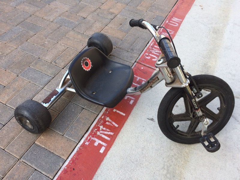 3 wheel razor scream machine drift trike