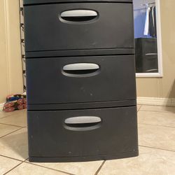 Dresser 