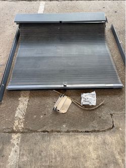 Chevy Silverado / GMC Sierra Retractable Bed Cover Crew Cab