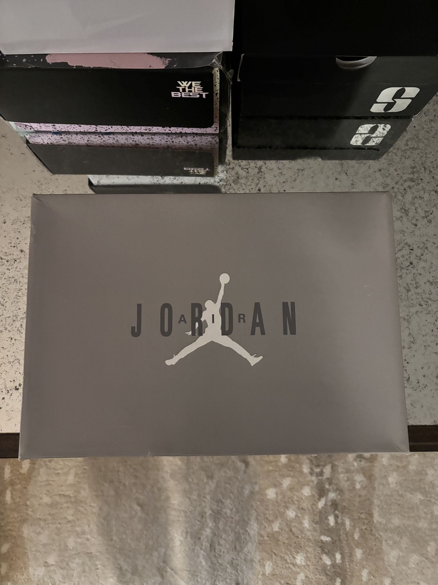 Used Jordan 11 Cool Grey Size 8.5 Men’s
