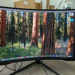 Samsung Curved Monitor 