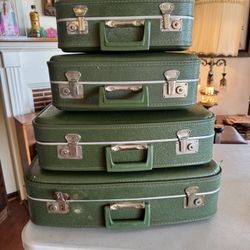 4 p c vintage luggage 